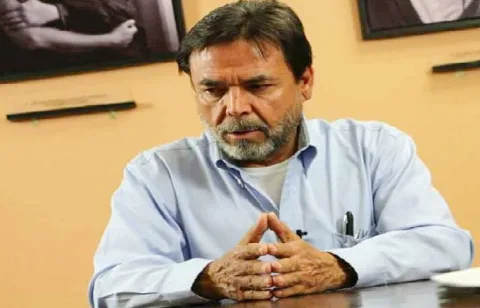 Retuvieron a Antonio Pinedo tres horas en el Puente Santa Fe; FACH confirma no hay orden de aprehensión en su contra